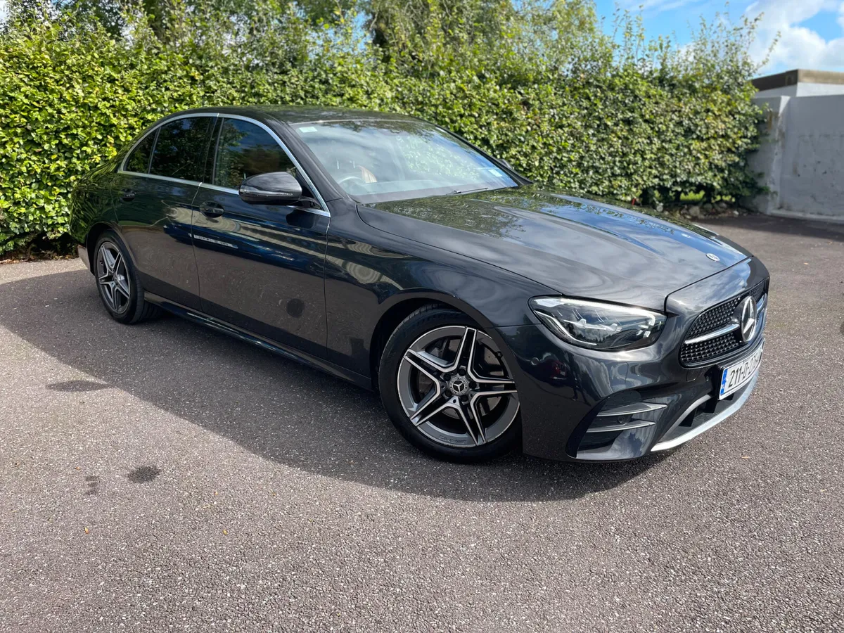 E220D AMG LINE | STUNNING EXAMPLE | LOW KMS - Image 1
