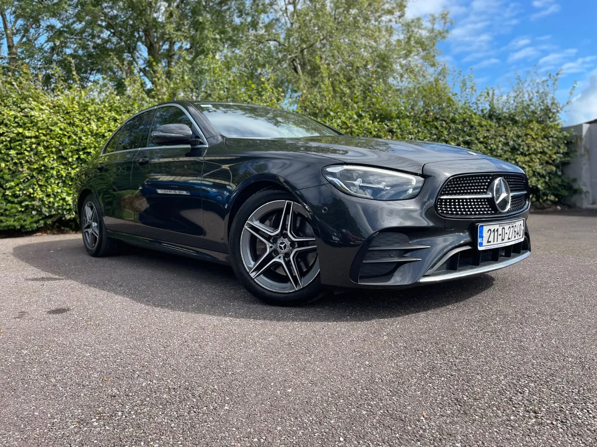E220D AMG LINE | STUNNING EXAMPLE | LOW KMS - Image 3