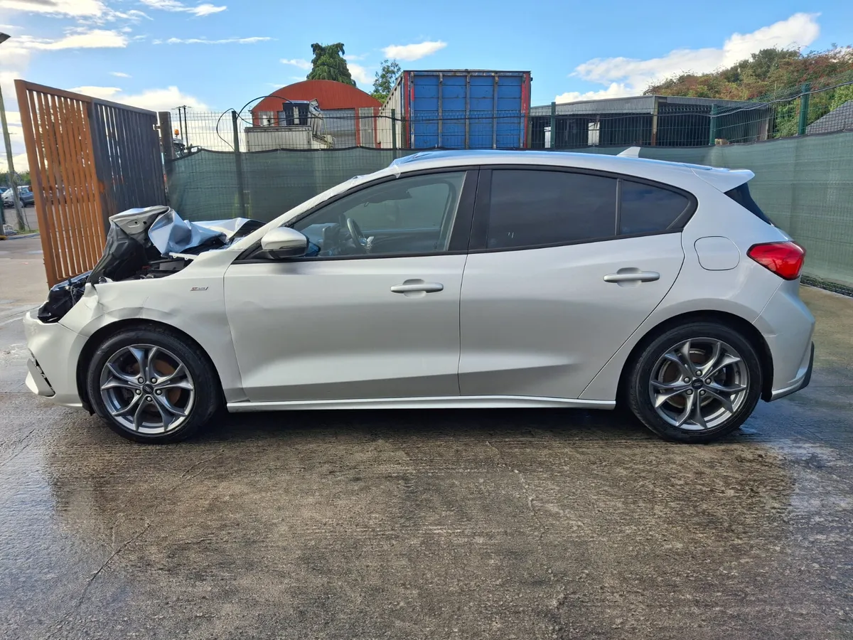 *201 Ford Focus St-Line 1.5 Diesel - Image 4
