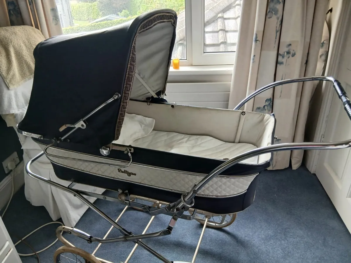 PEDIGREE PRAM - Image 4