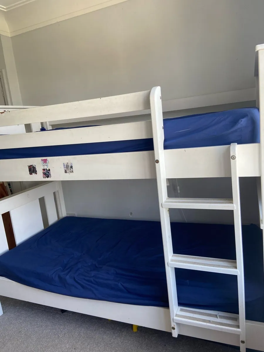 Solid bunk beds - Image 3