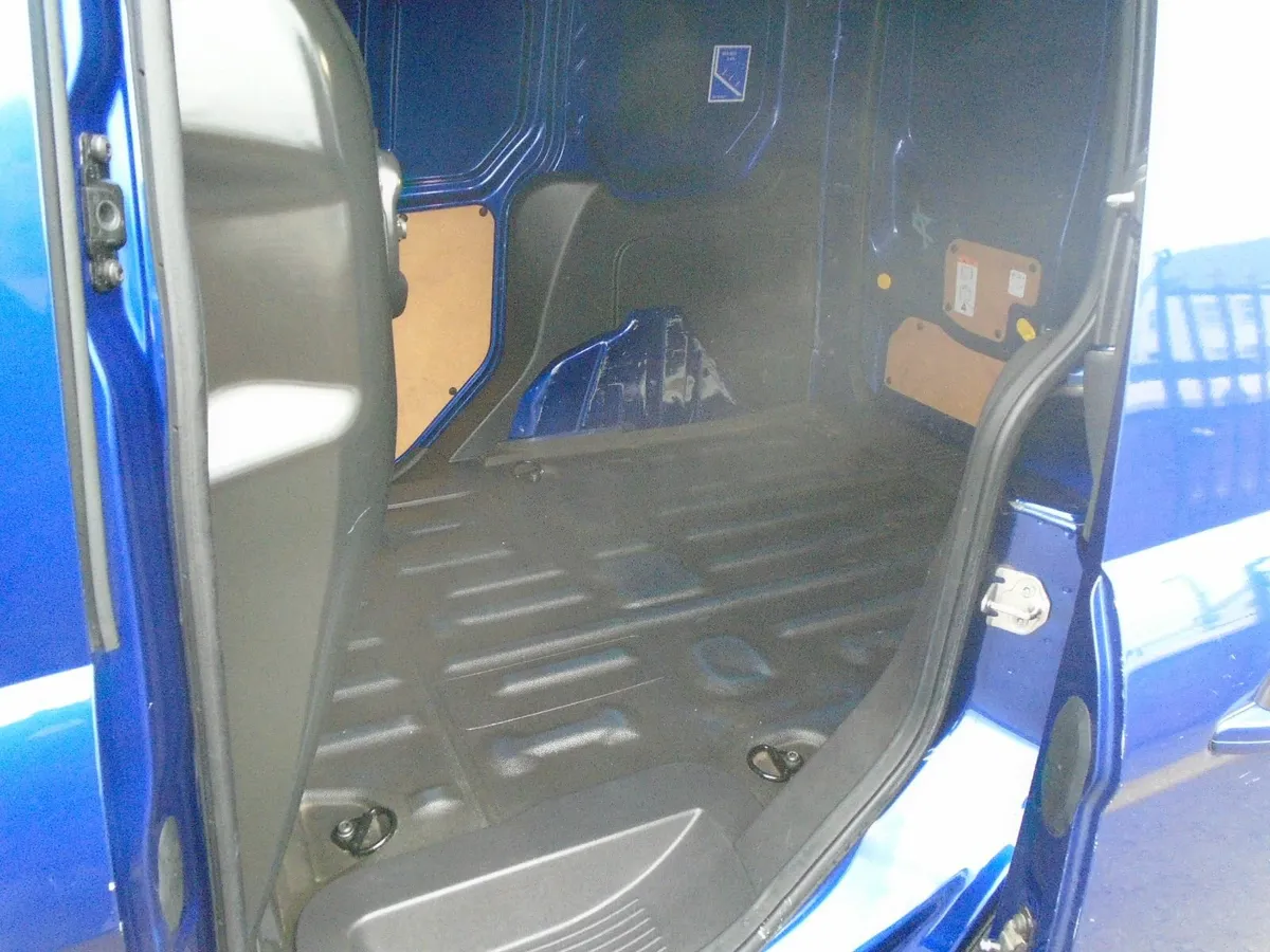 2018 Ford Transit Connect LIMITED AUTOMATIC - Image 4