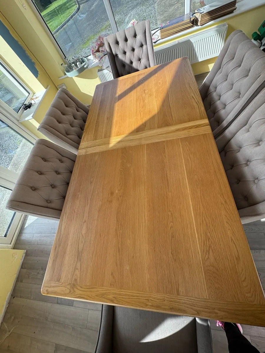 Kitchen table - Image 1