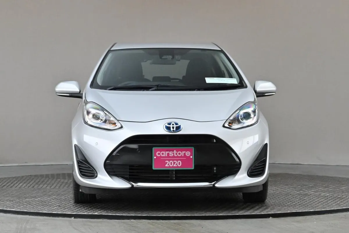 Toyota Aqua 1.5 Vvt-i Hybrid  android Car Player - Image 2