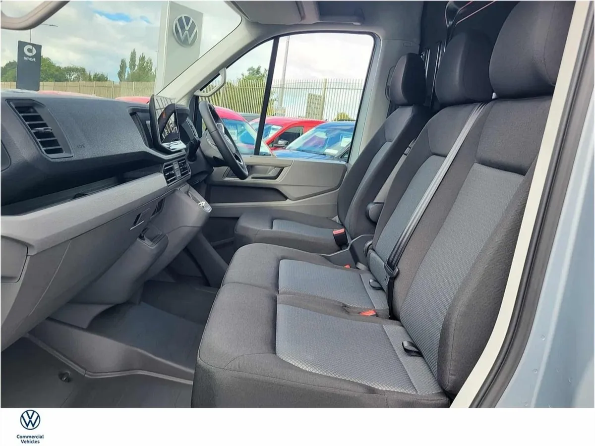 Volkswagen Crafter HL 35mwb 2.0 TDI 177BHP A8F Au - Image 4