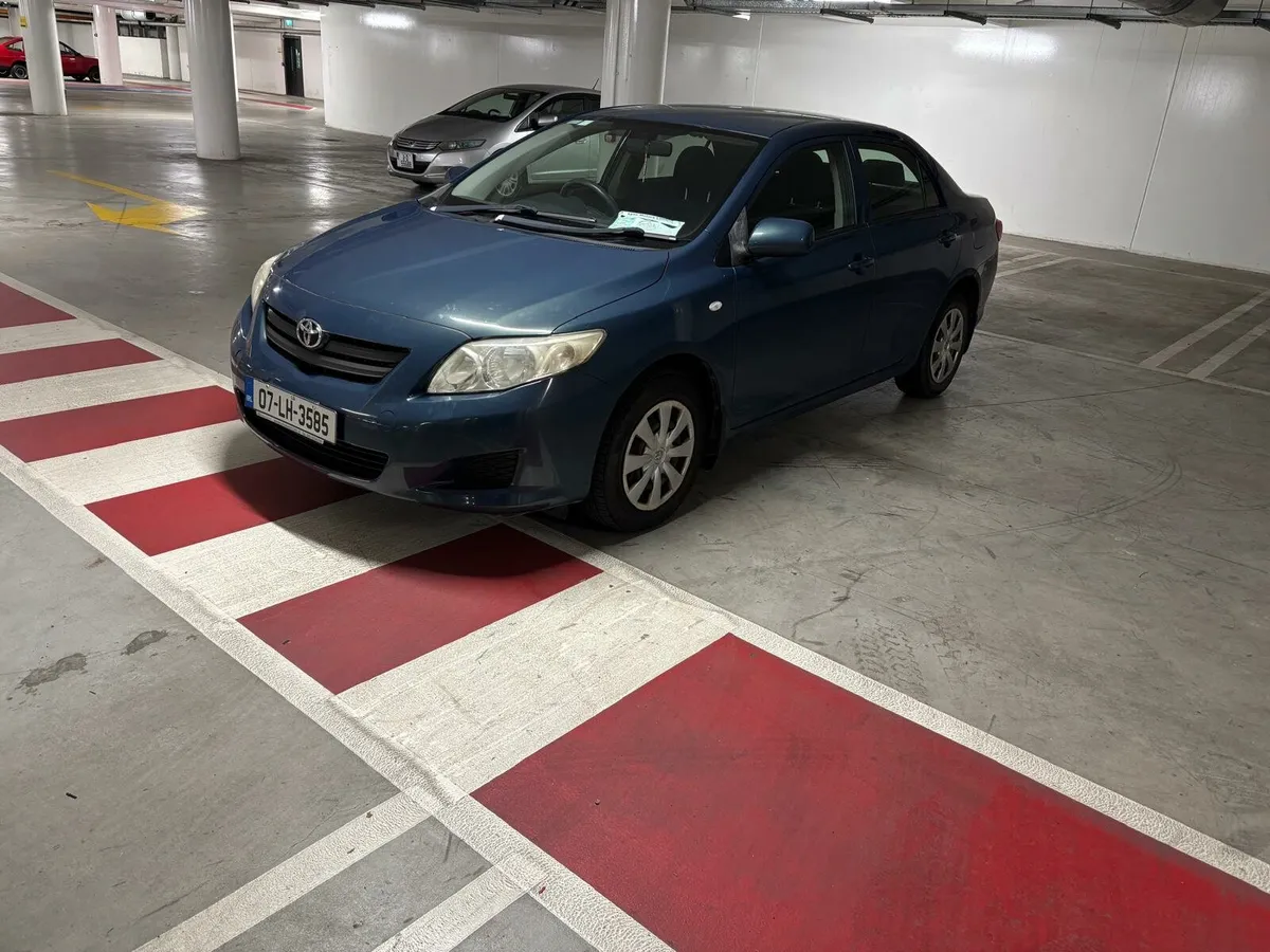 Toyota Corolla very low km - Image 1