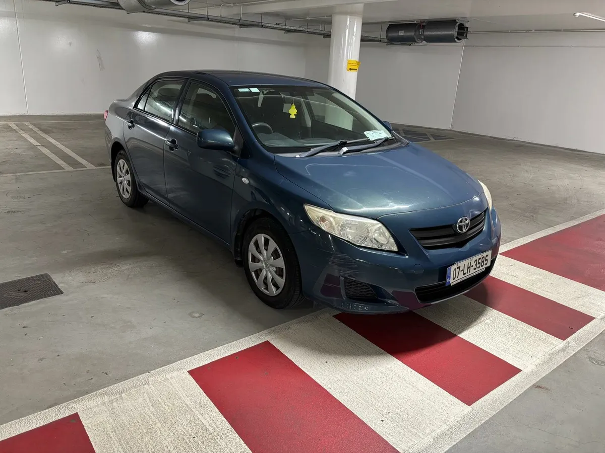 Toyota Corolla very low km - Image 2