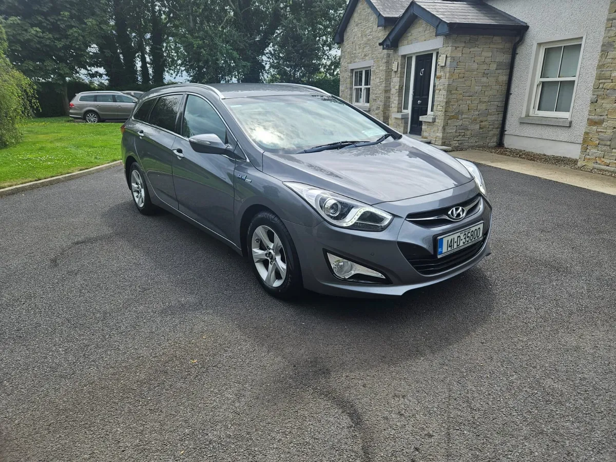2014 Hyundai i40 1.7 CRDI STYLE - LOW MILEAGE - Image 3