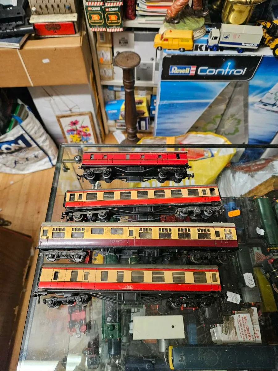Hornby Triang TTR Carraiges Tinplate - Image 1