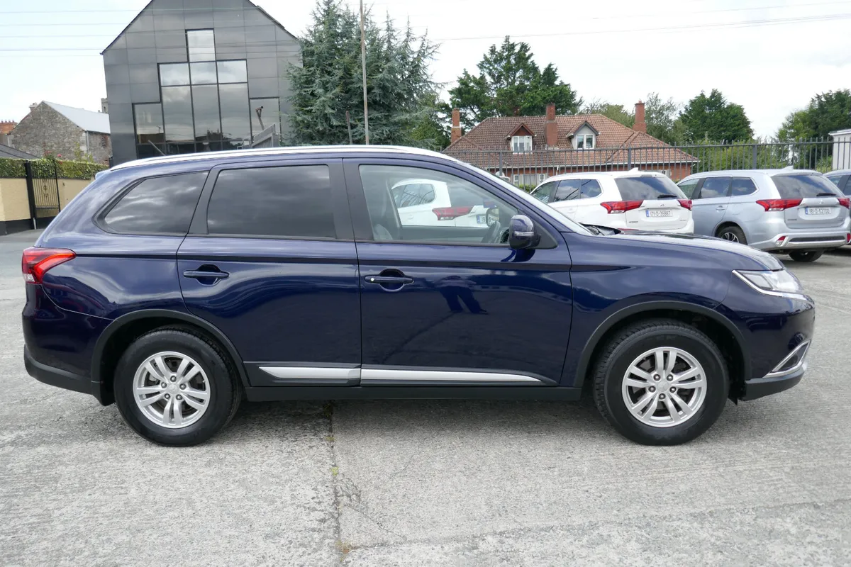 161, MITSUBISHI OUTLANDER 16MY 2WD 6 6MT 5SPEED 4D - Image 3