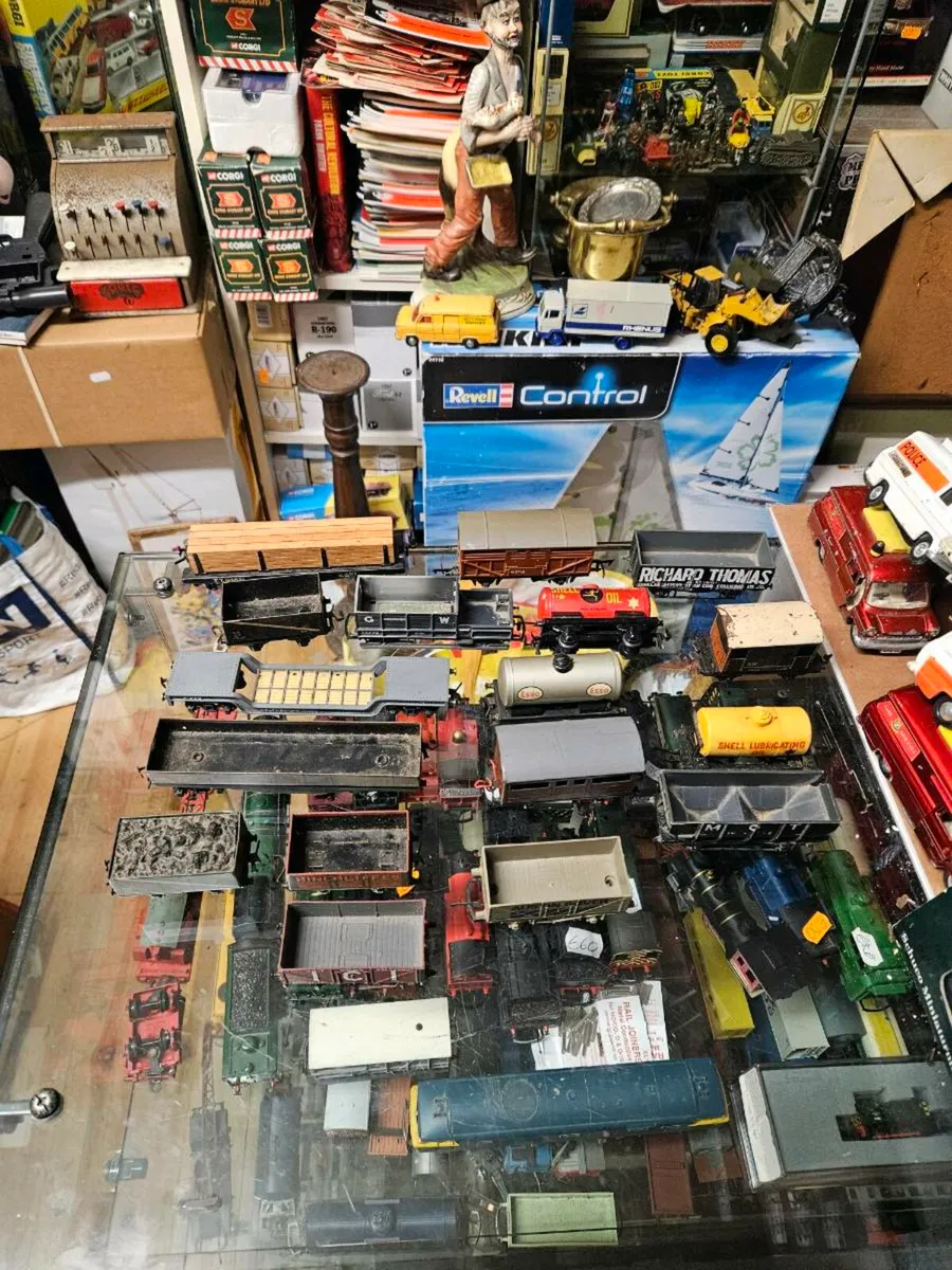 Hornby TTR HO Scale Wagons Tinplate - Image 1