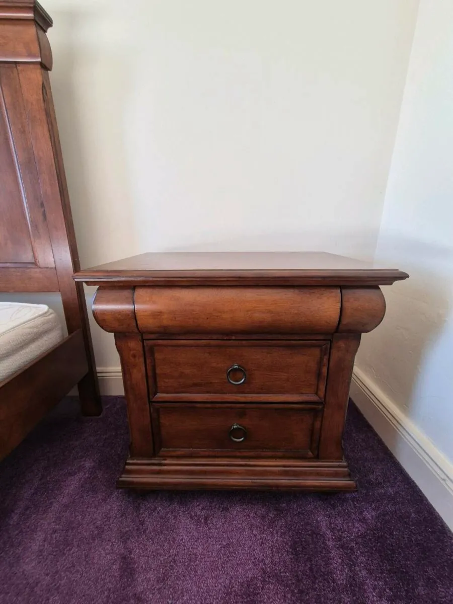Bedroom set - Image 2