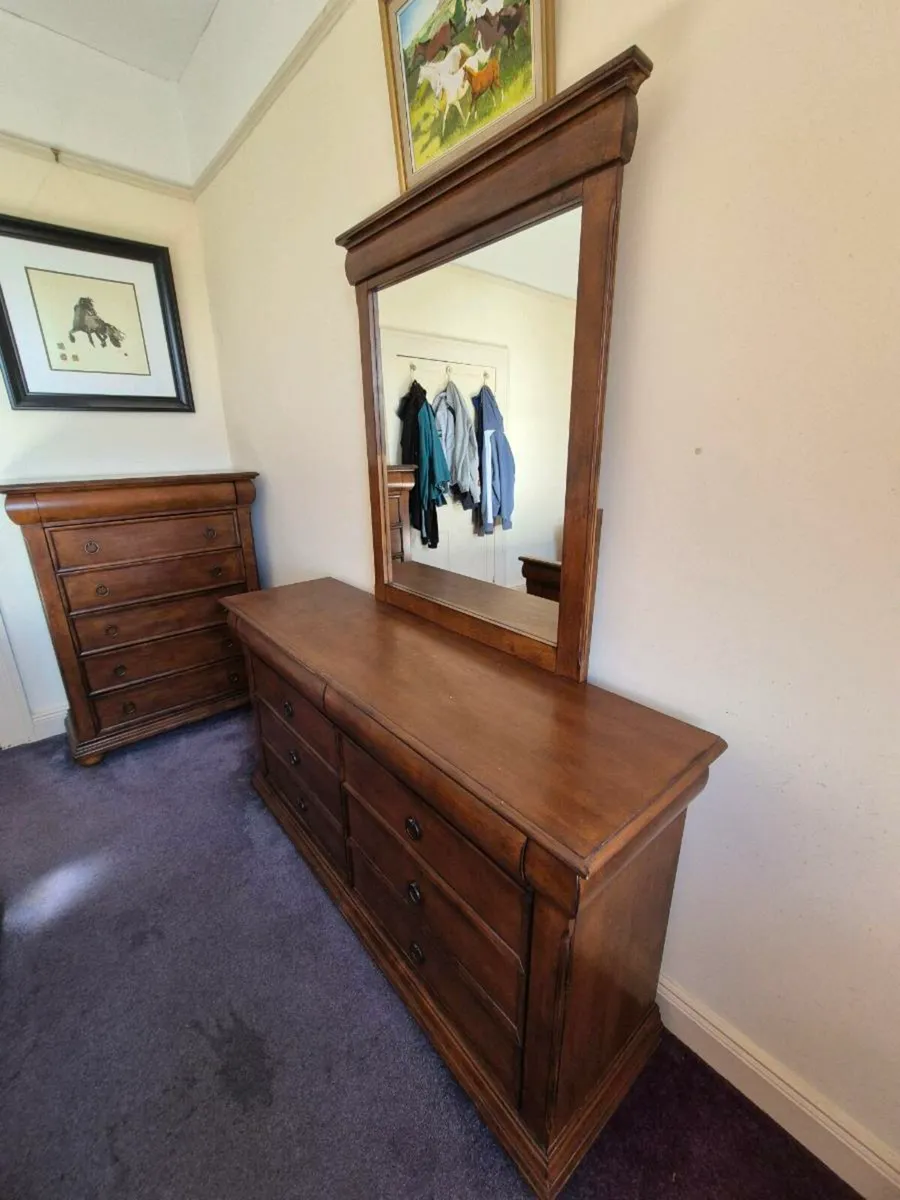 Bedroom set - Image 4