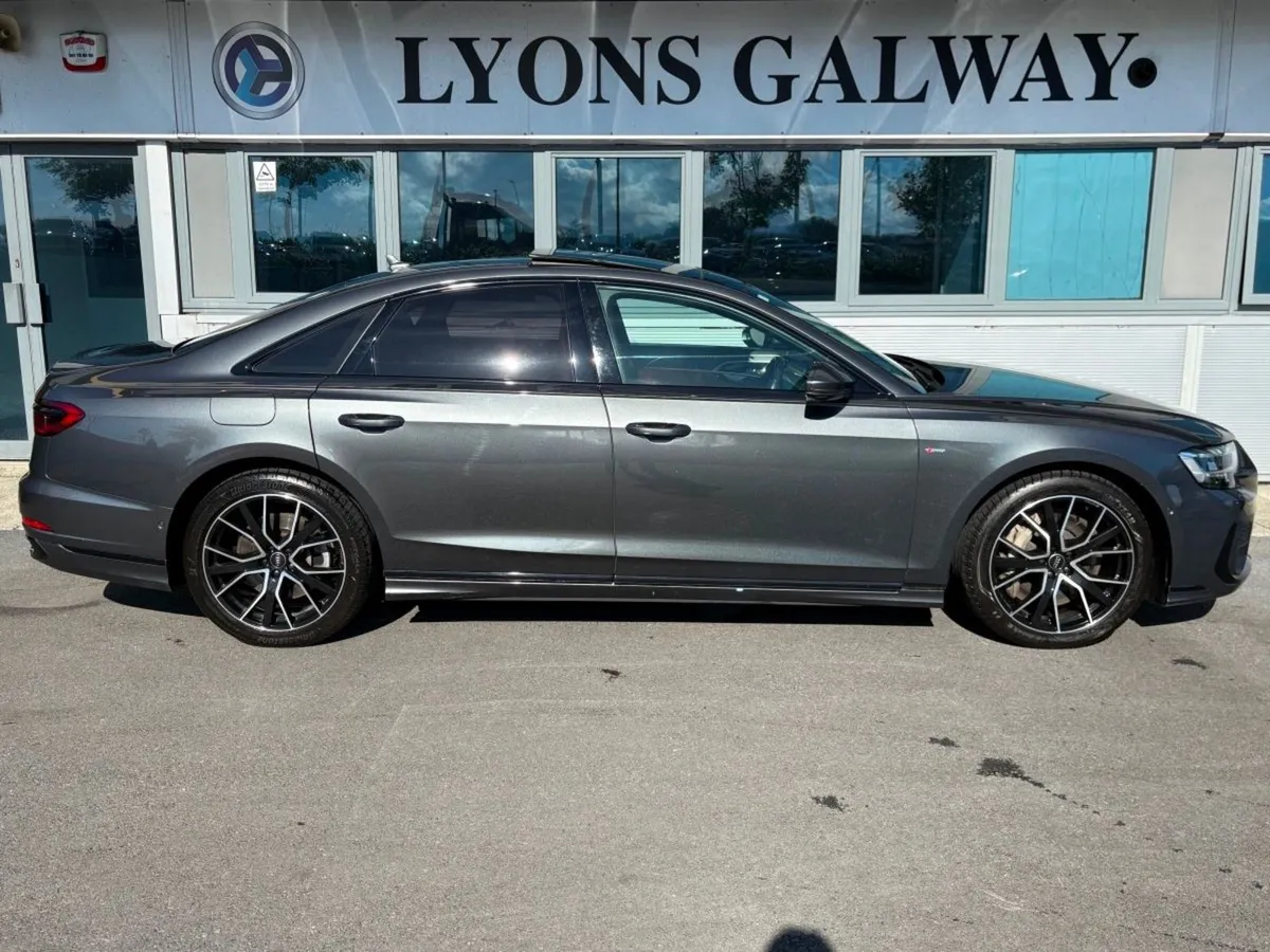 Audi A8 Audi Luxury / Plug in Hybrid / Glass Sunr - Image 3