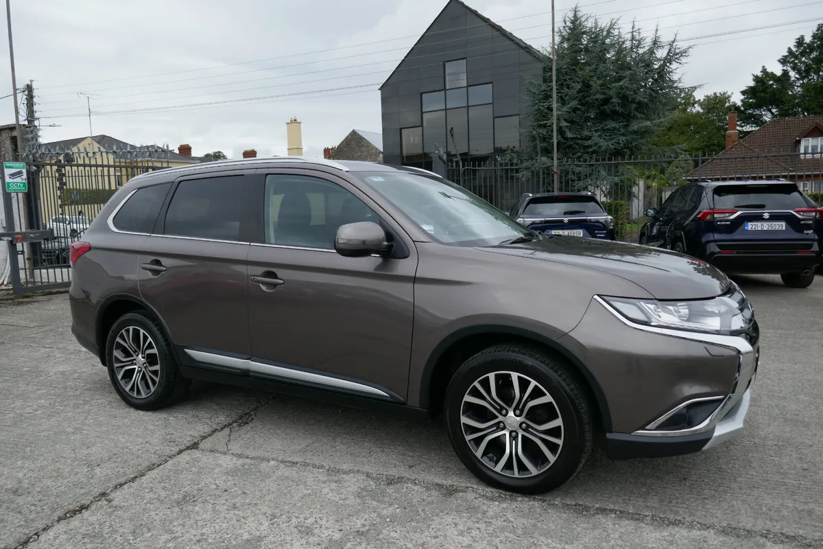 191, MITSUBISHI OUTLANDER  4WD 6MT 4DR - Image 2