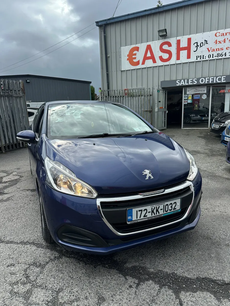 Peugeot 208 1.2 Petrol AUTO NCT TAX LOW KMS - Image 4