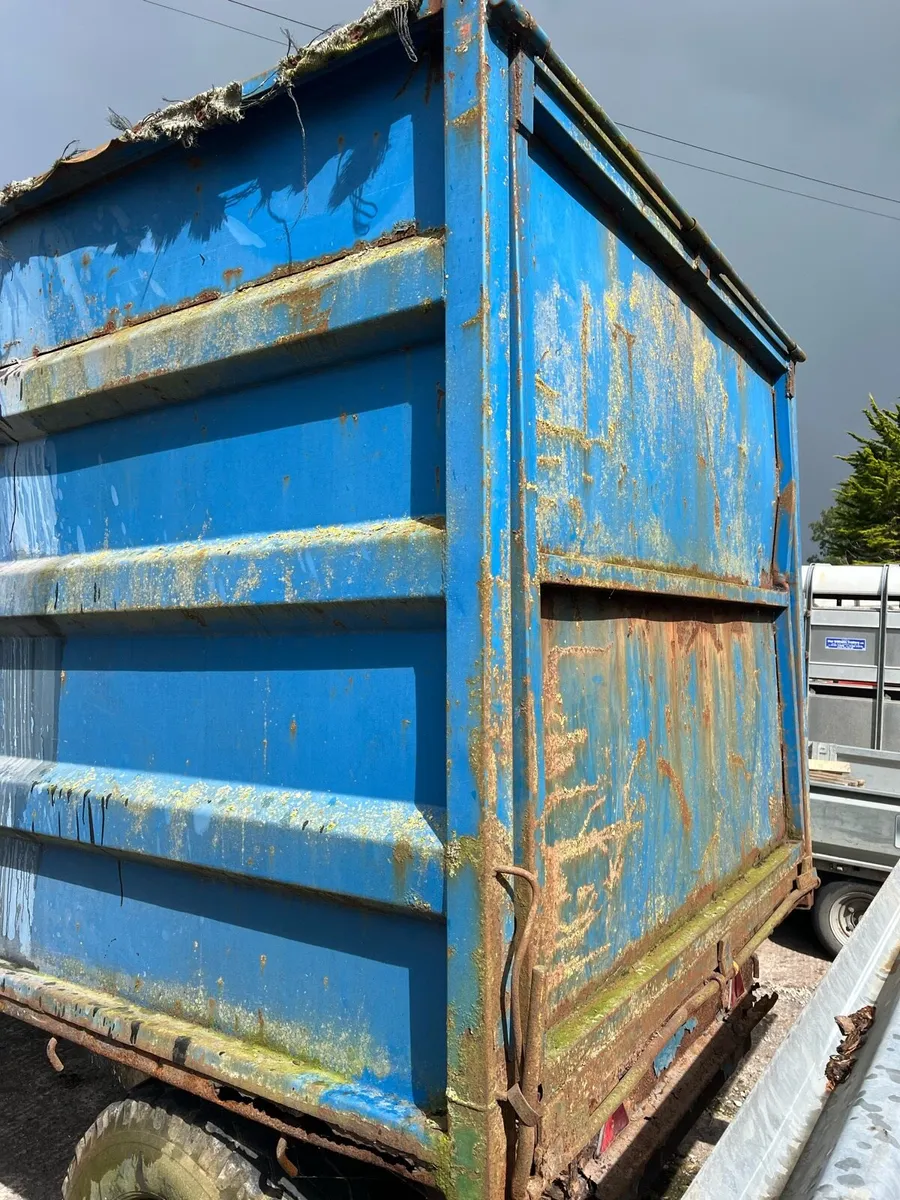 Tipping trailer - Image 1