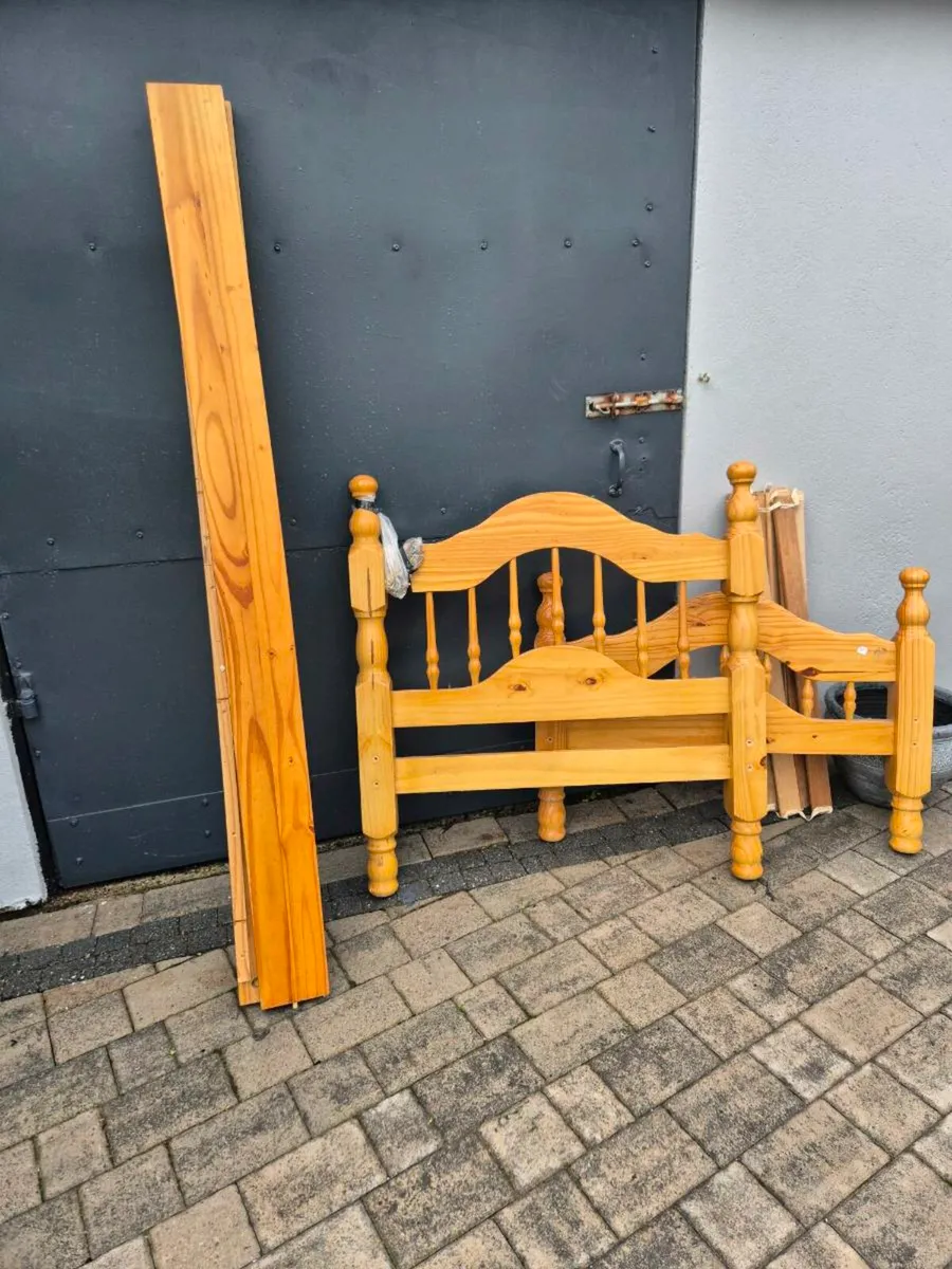 Single Bed x 2 - Image 1