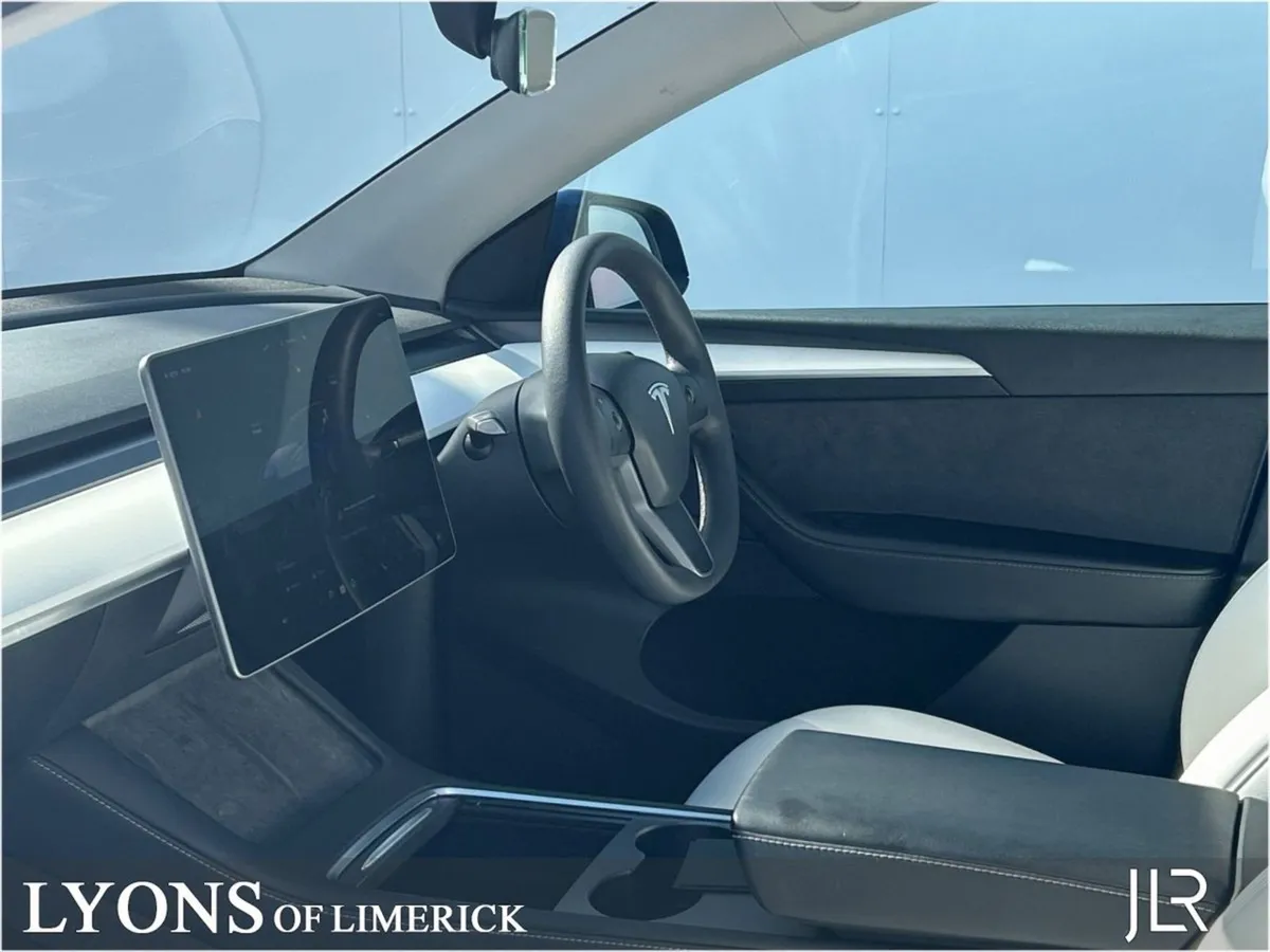 Tesla Model Y Long-range Dual Motor AWD  contact - Image 3