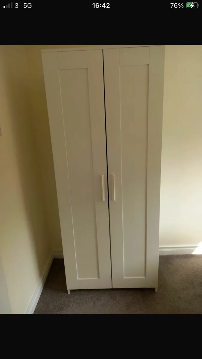 2 single bed frames + 1 single wardrobe - Image 2