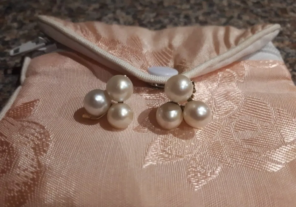 14ct freshwater pearl earrings - Image 1