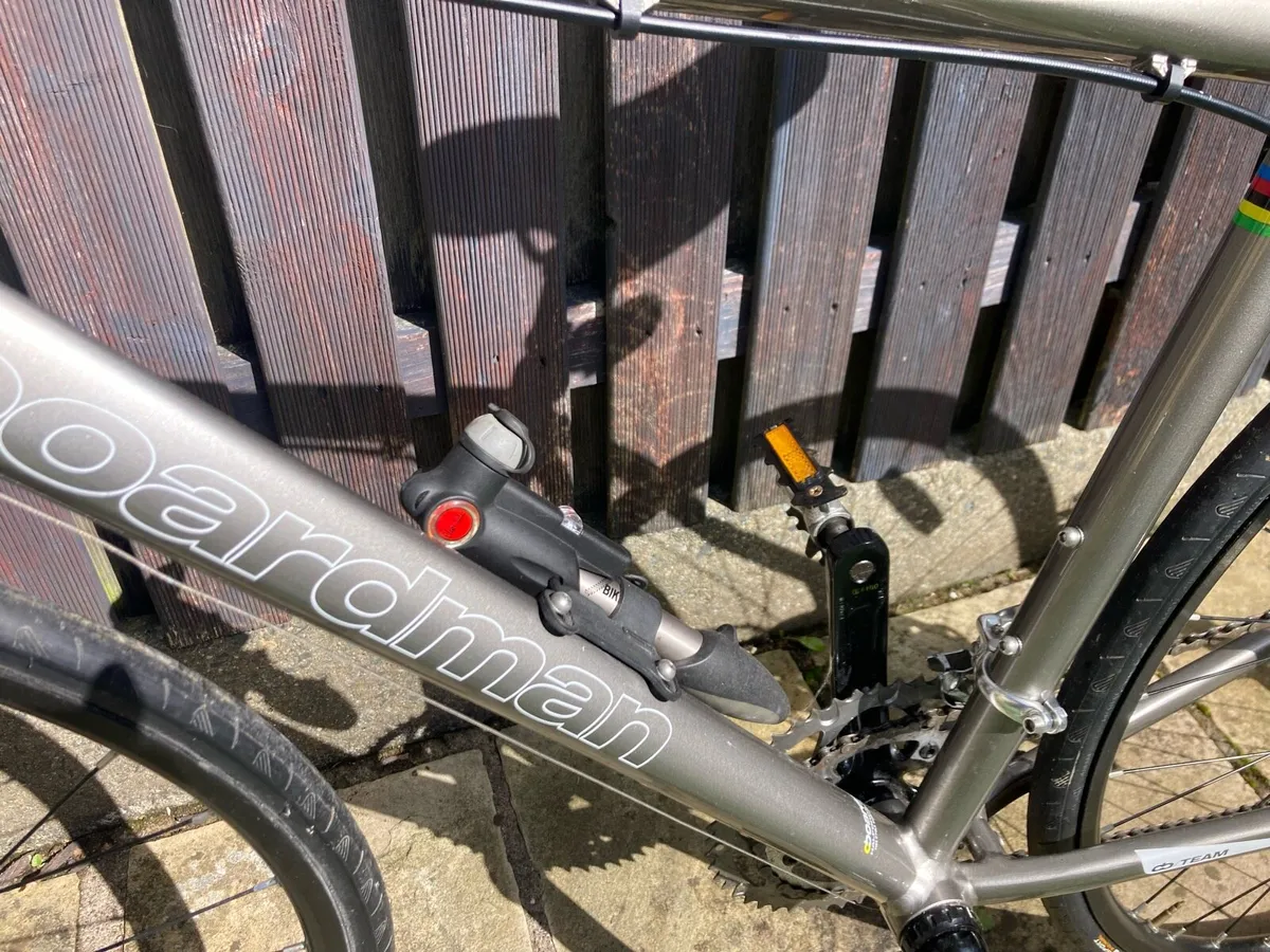 CBoardman hybrid bike AS NEW - Image 2
