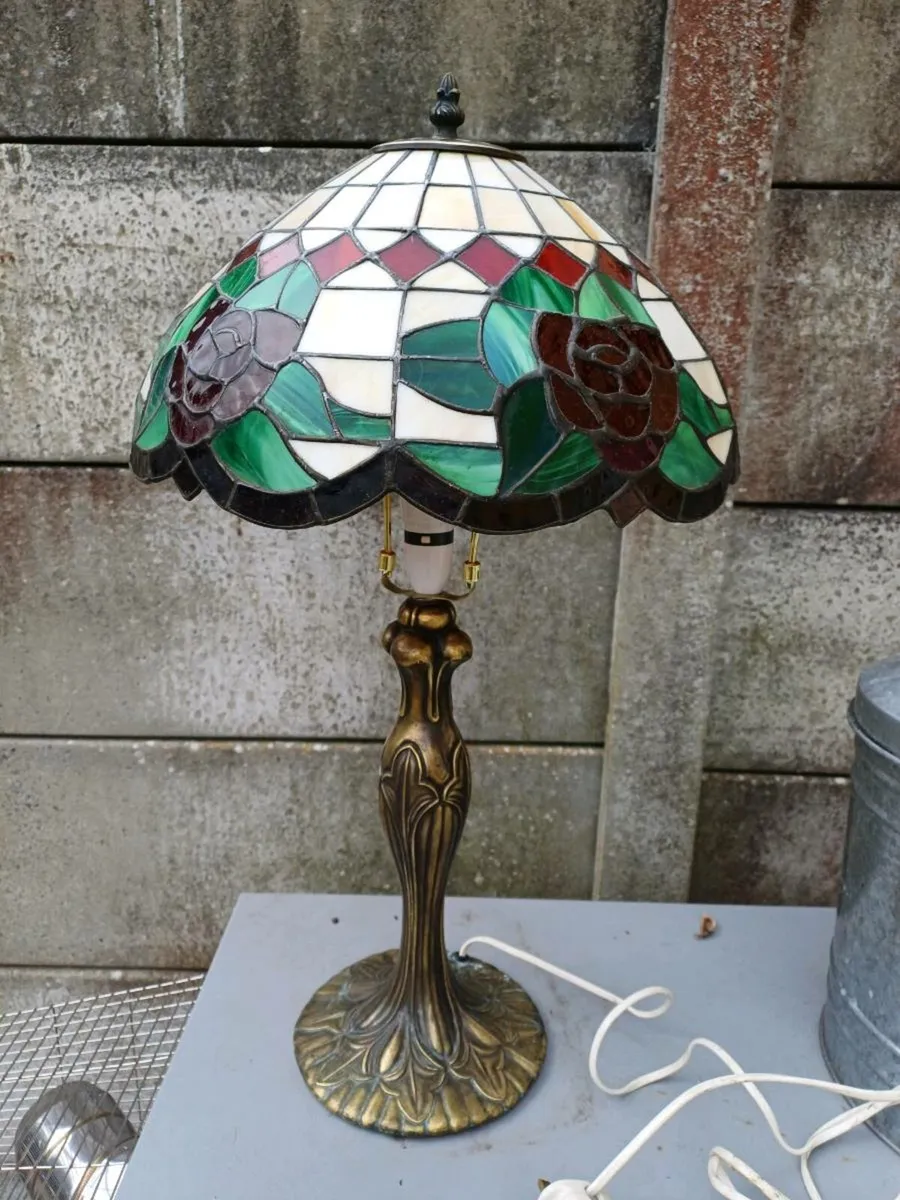 Vintage Tiffany Style Table Lamp - Image 1