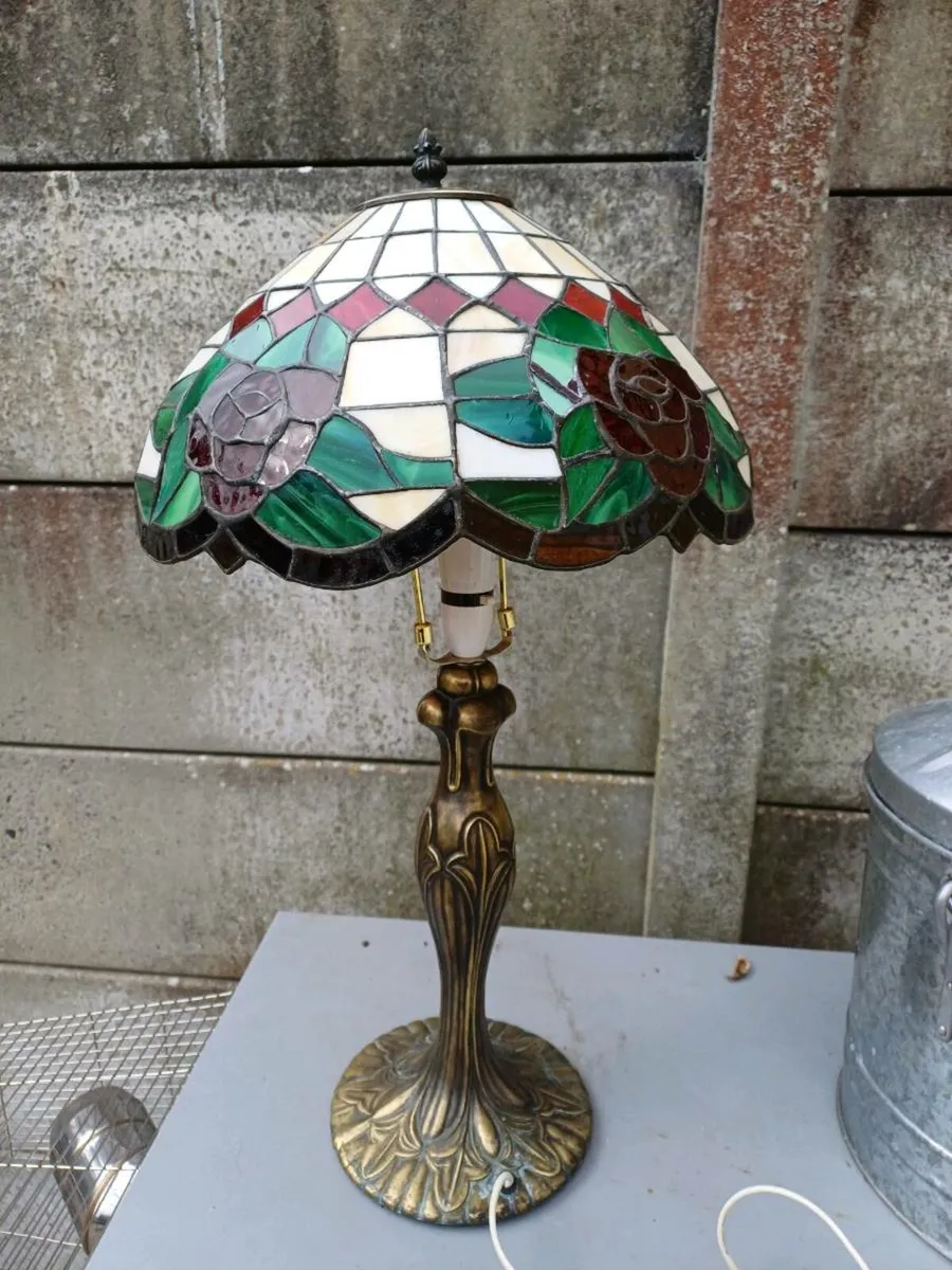 Vintage Tiffany Style Table Lamp - Image 2