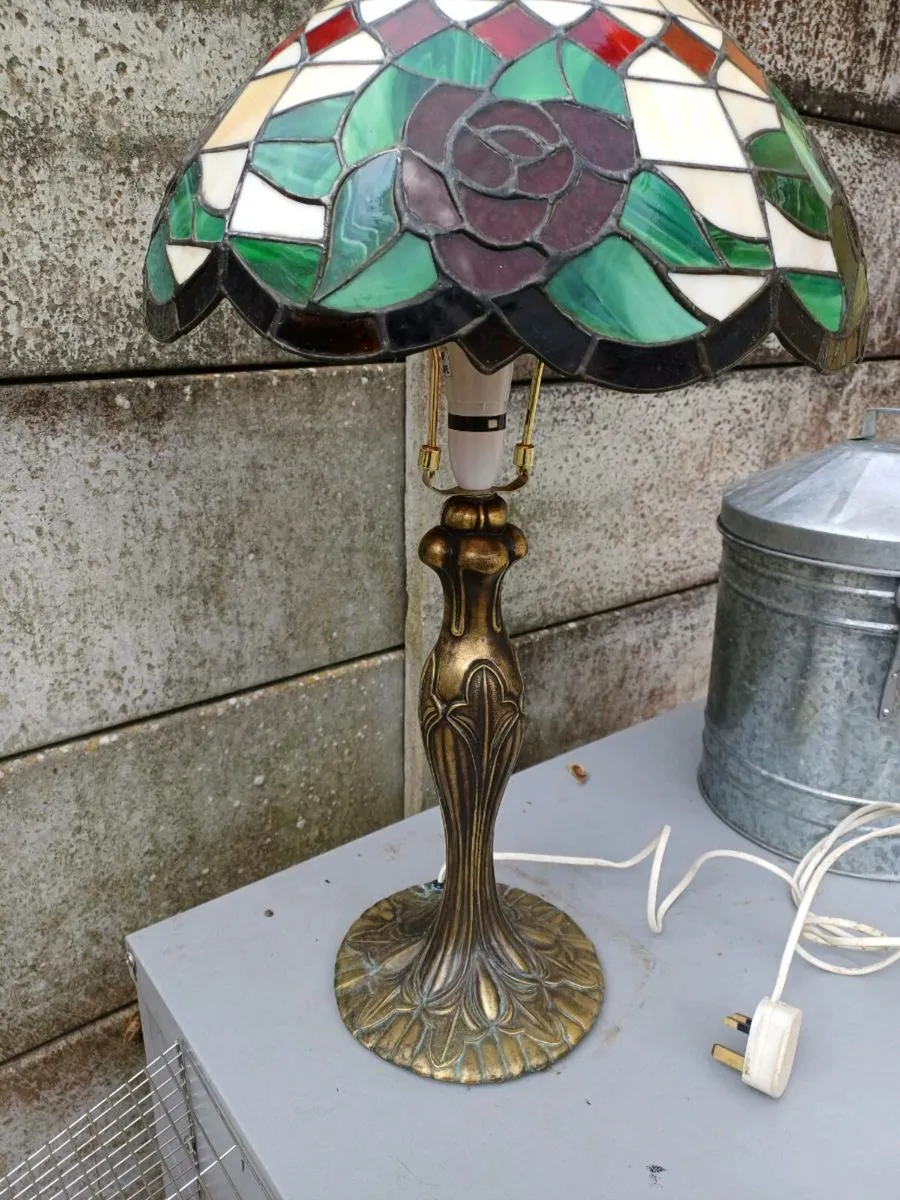 Vintage Tiffany Style Table Lamp - Image 3