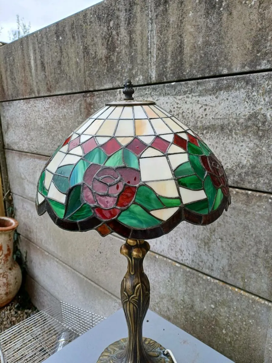 Vintage Tiffany Style Table Lamp - Image 4