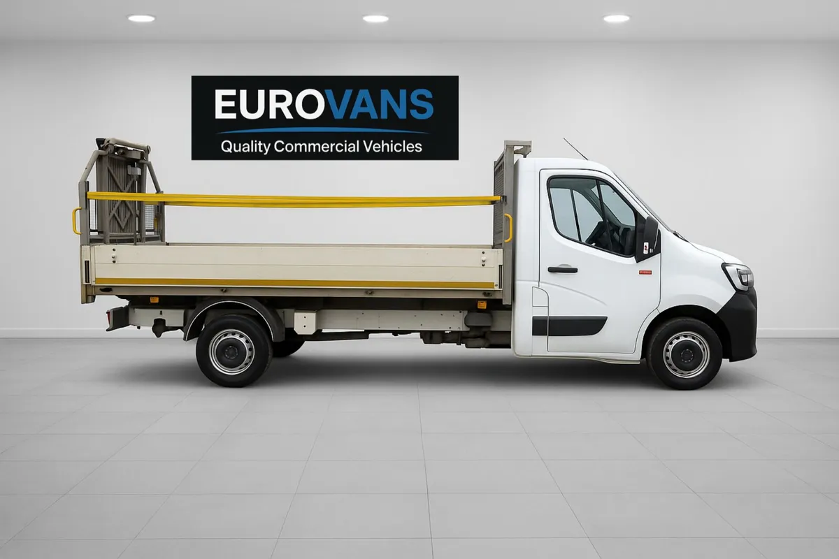 Renault Master 202 Dropside 2.3 150 bhp - Image 2