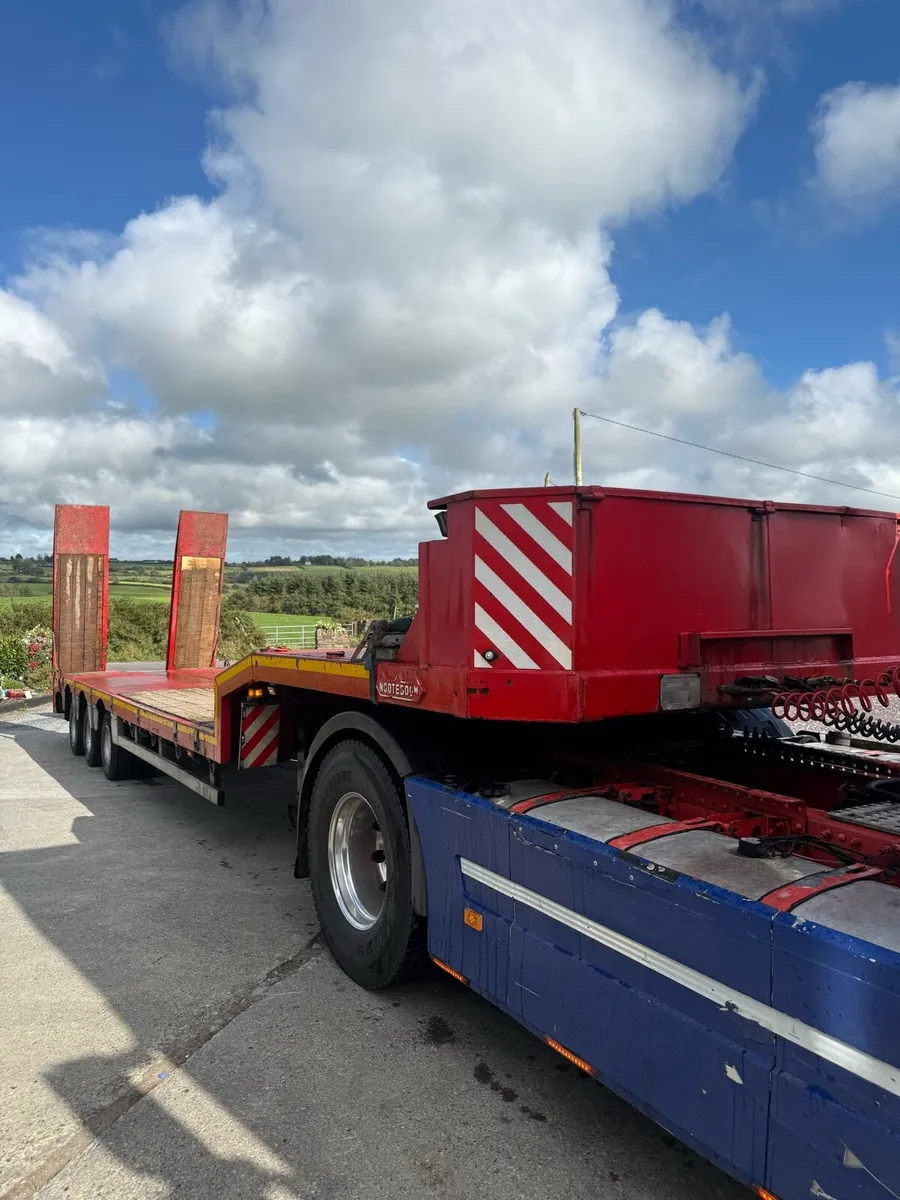 Low loader trailer - Image 1