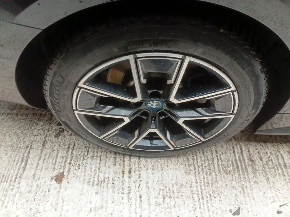 BMW I4 EDRIVE40 M SPORT 335BHP // 84 KwH BATTERY - Image 4