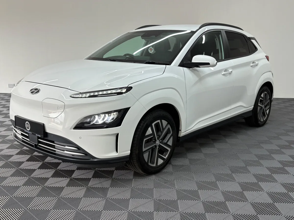 2021 Hyundai KONA EV Premium 64Kwh - Image 4