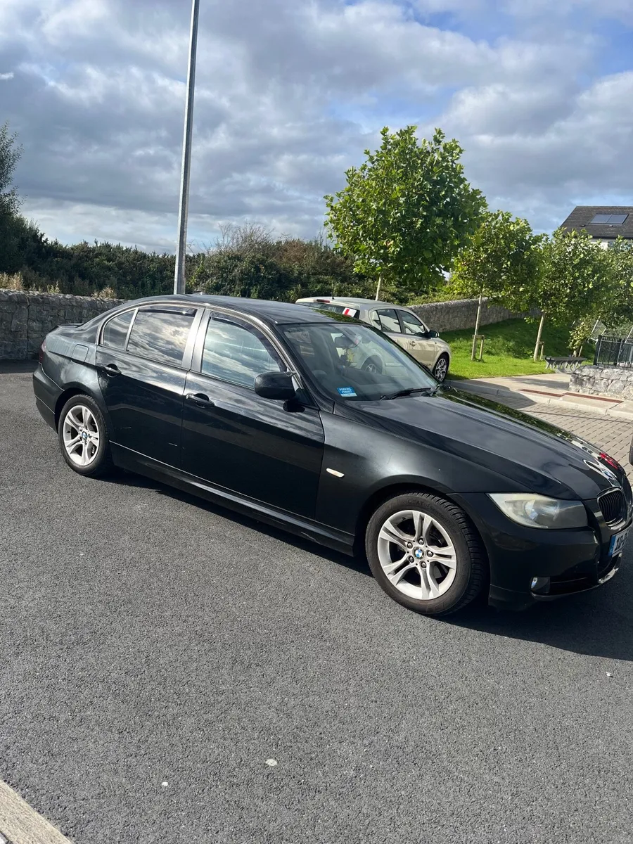 BMW 3-Series 2010 - Image 1