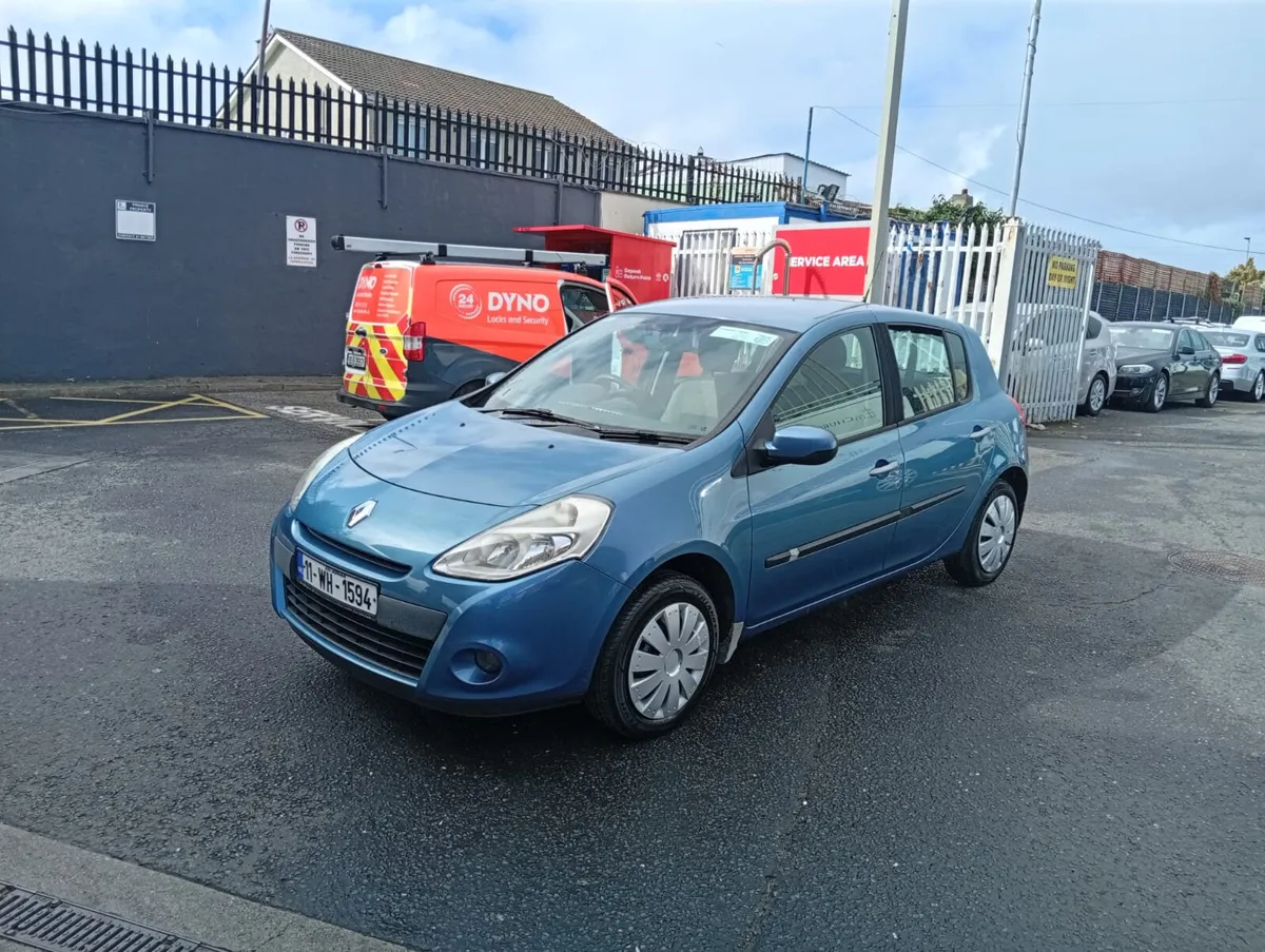 Renault Clio 2011 low mileage - Image 3