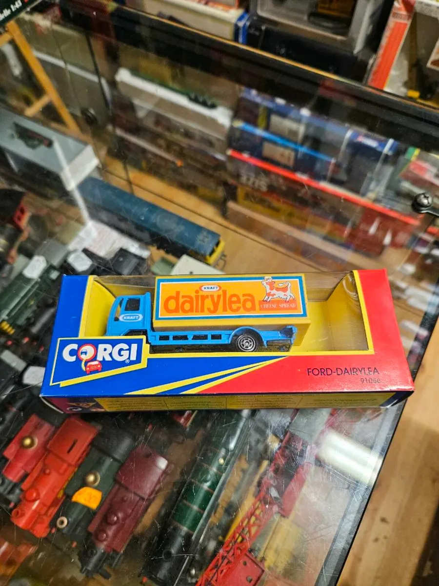 Corgi Ford Dairy Lea Truck - Image 1