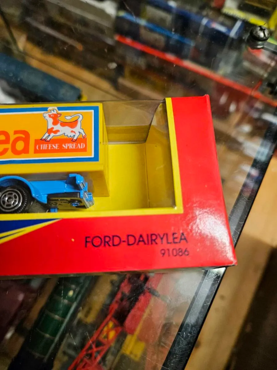 Corgi Ford Dairy Lea Truck - Image 2