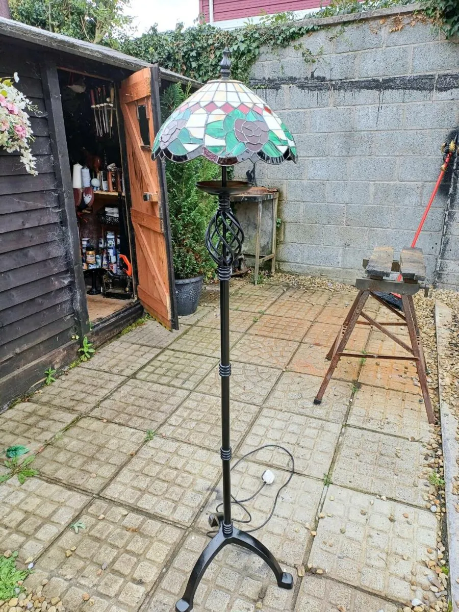 Vintage Tiffany Style Floor Lamp - Image 3