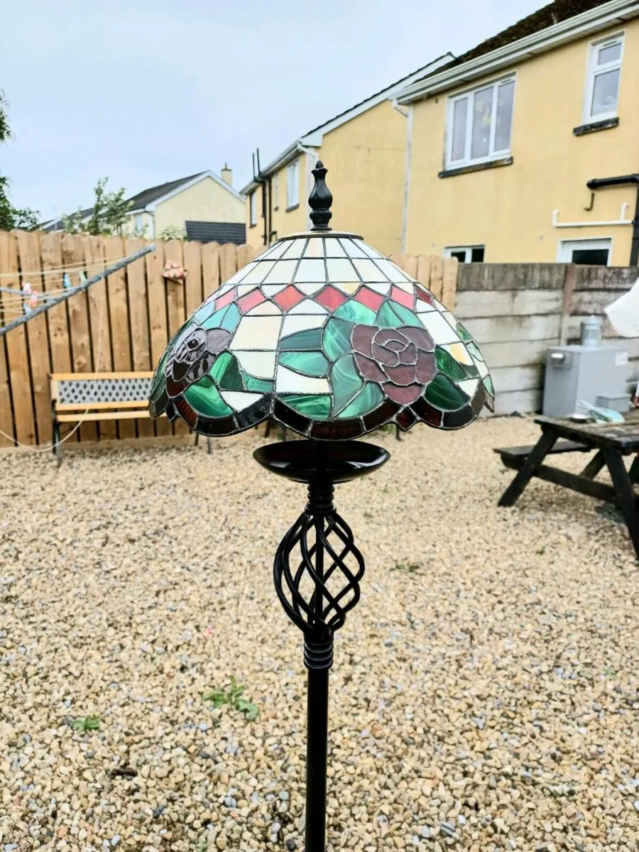 Vintage Tiffany Style Floor Lamp - Image 4