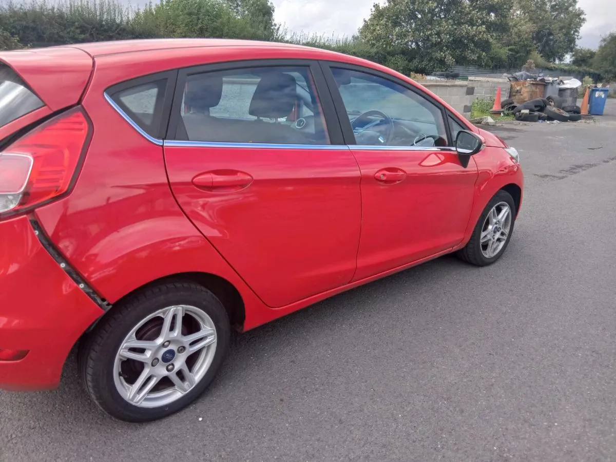 Ford fiesta - Image 4