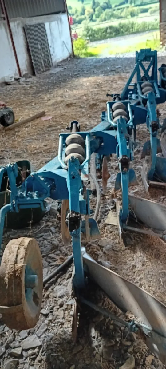 4 furrow plough - Image 4