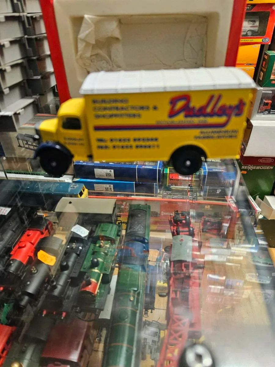 Corgi Code3 Bedford Dudleys Truck 1.50 - Image 2