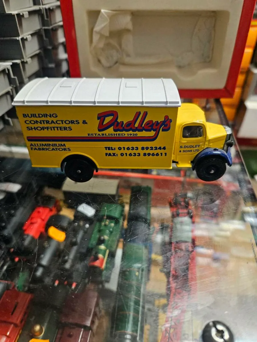 Corgi Code3 Bedford Dudleys Truck 1.50 - Image 4
