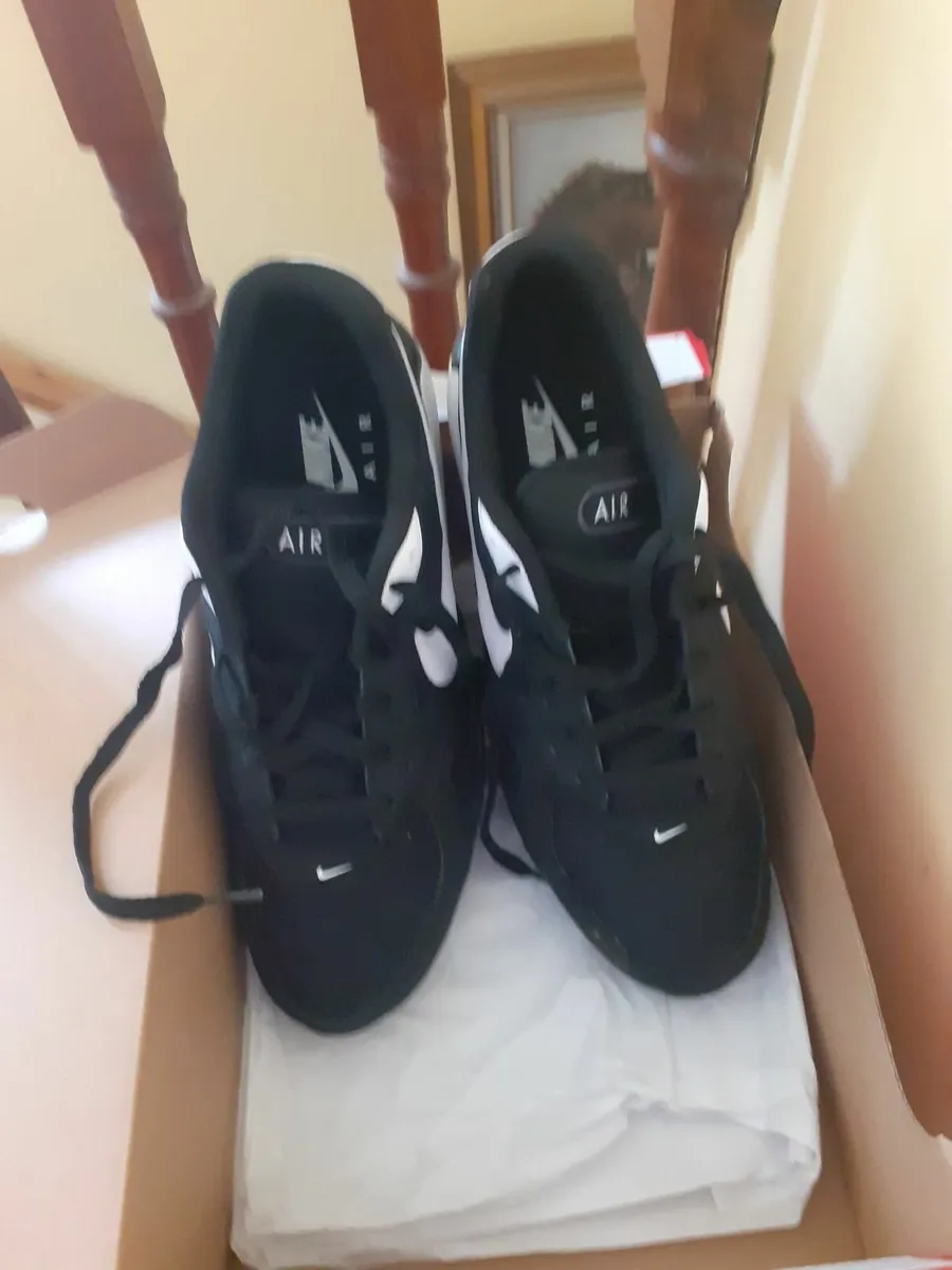 Mens nike air runners brand new size 9 - Image 4