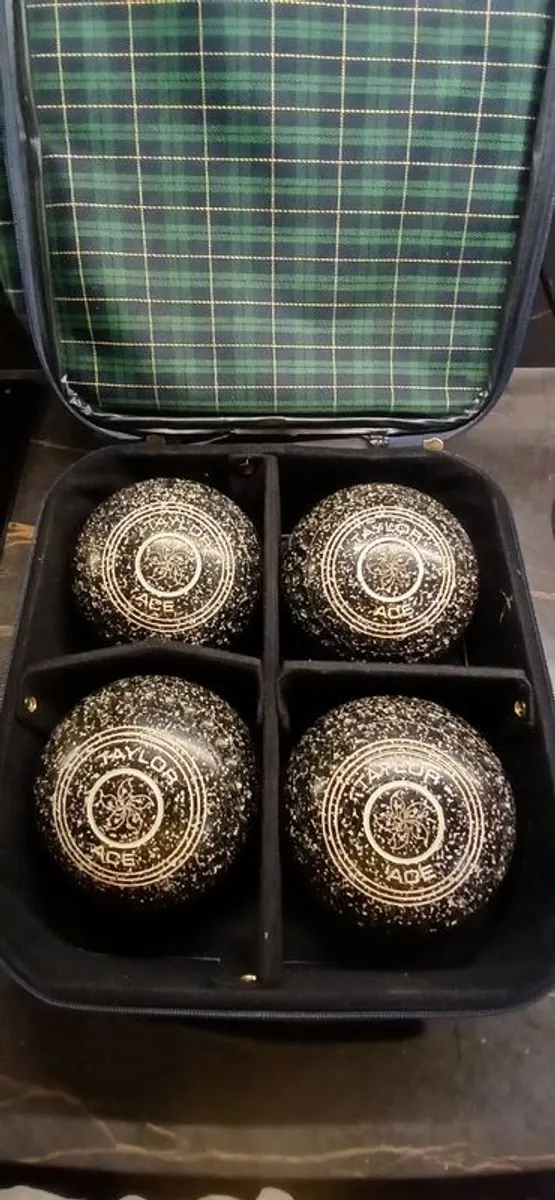 Taylor Ace Lawn Bowls Size 4h - Image 2