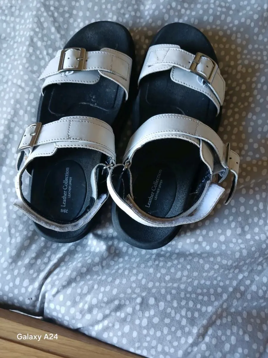 Ladies sandals - Image 1