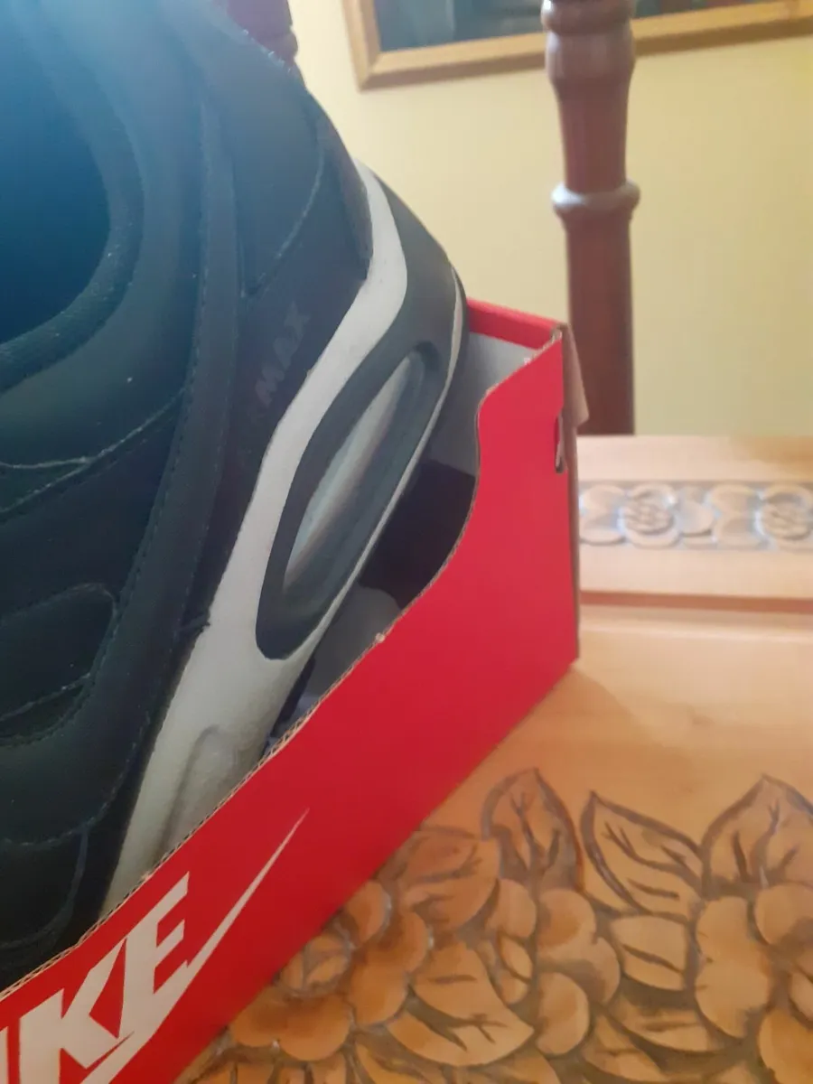 Mens nike air size 9 - Image 3