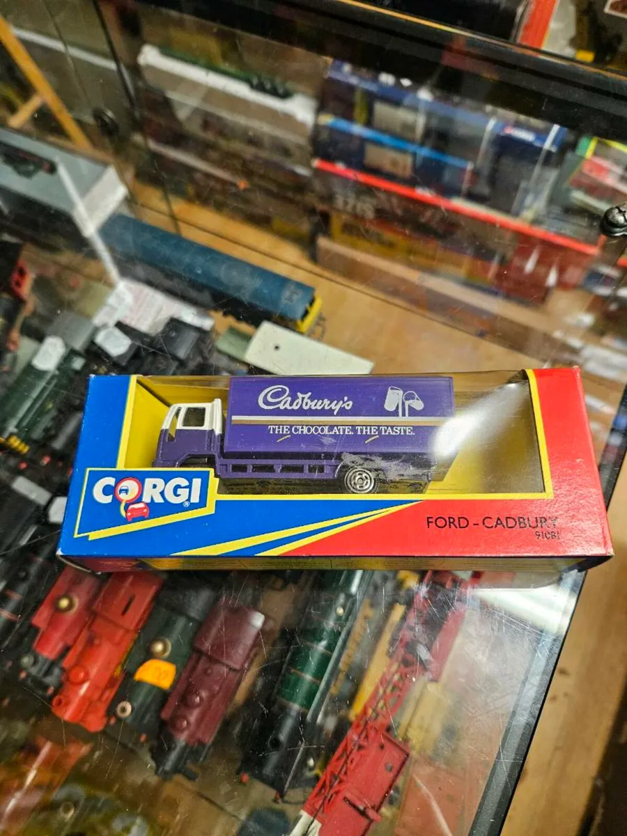 Corgi Ford Cadbury Truck - Image 1