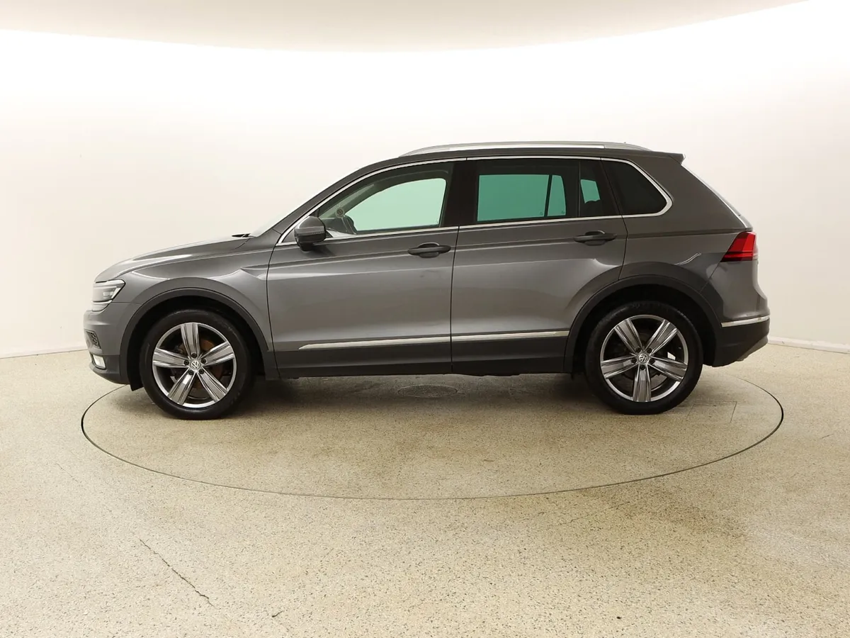 17 VOLKSWAGEN TIGUAN 2.0 TDI SEL 150 BHP PAN ROOF - Image 4